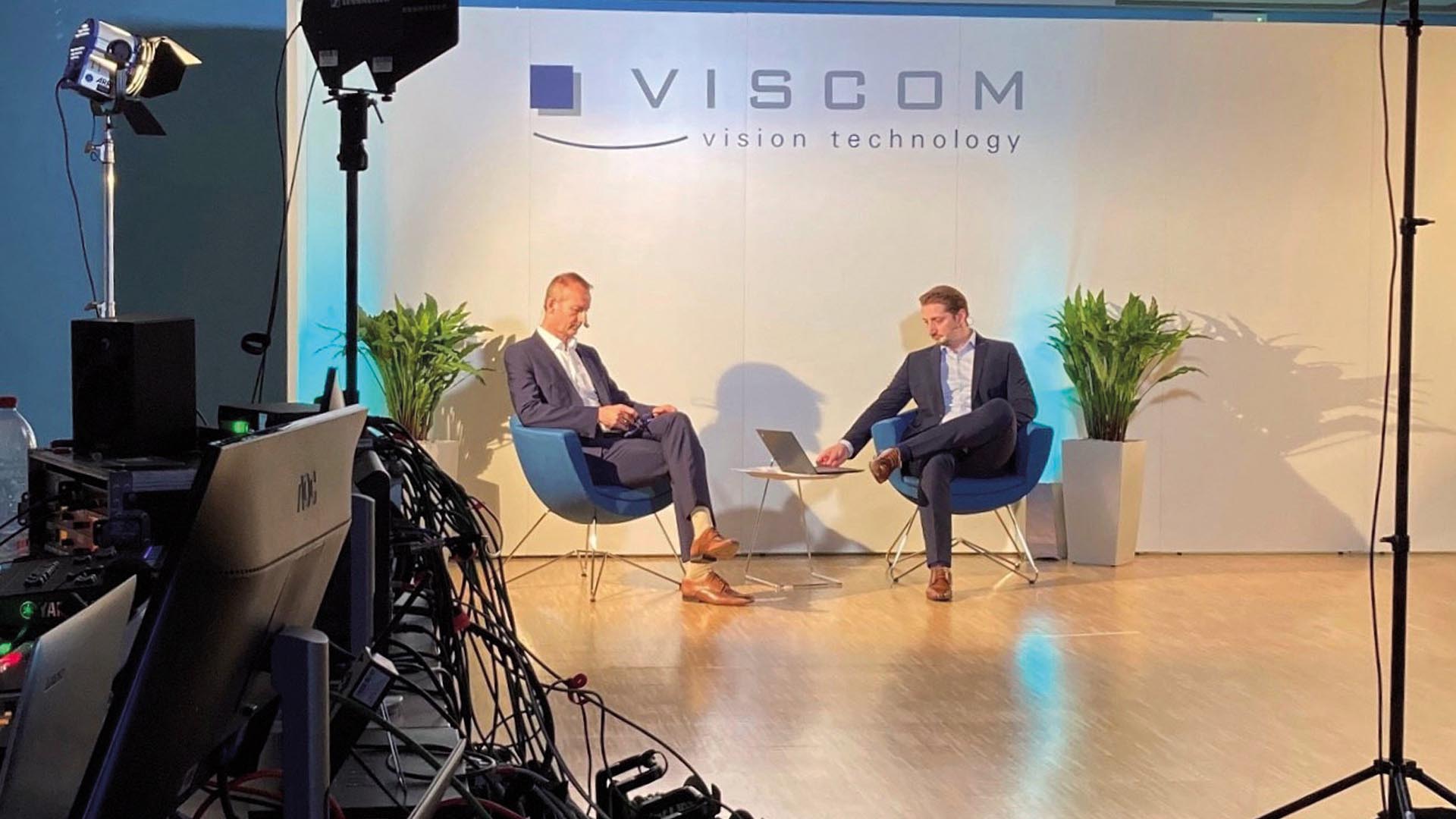 Viscom traditionally took the main moderation into its own hands: Overall Sales Manager Torsten Pelzer and Head of Key Account Management Dr. Nicolas Thiemeyer shortly before an interim summary