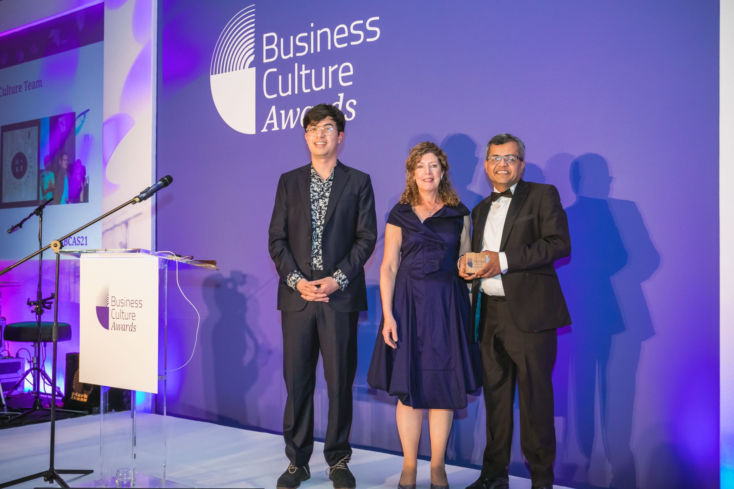 Praveen Prabhakaran, Chief Delivery Officer, UST, receiving Business Culture Awards 2021