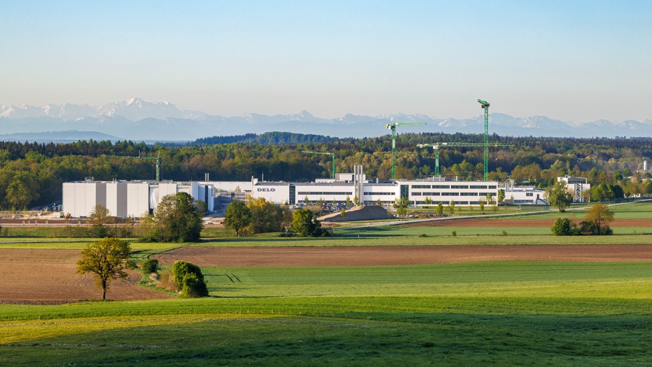 DELO Thrives Amid Global Economic Uncertainty