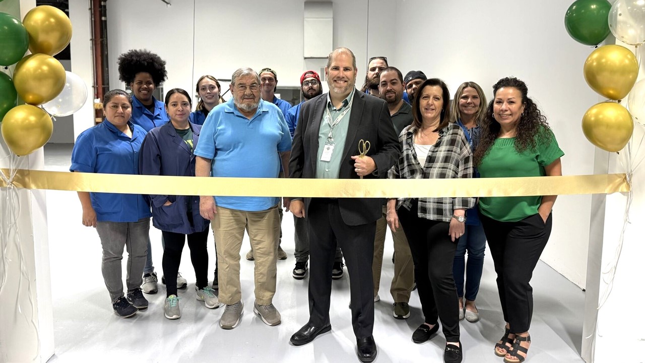 Surf-Tech Manufacturing Unveils 4,000 sq-ft Expansion, Growing Operations by 50% Surf-Tech Manufacturing Unveils 4,000 sq-ft Expansion, Growing Operations by 50%