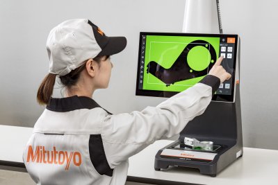 Figure 3. No training needed. With its intuitive touch-screen interface, QM-Fit makes precision measurement accessible to everyone.