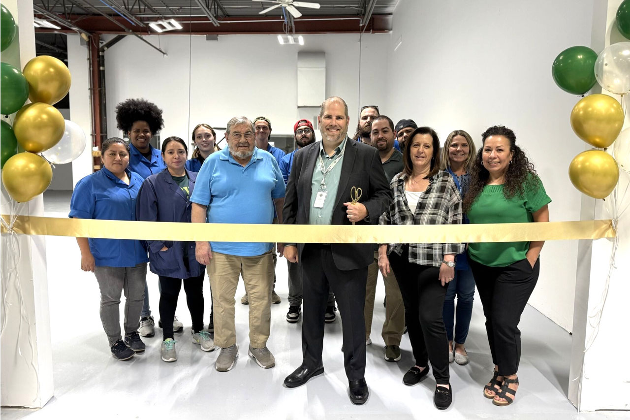 Surf-Tech Manufacturing Unveils 4,000 sq-ft Expansion, Growing Operations by 50% Surf-Tech Manufacturing Unveils 4,000 sq-ft Expansion, Growing Operations by 50%