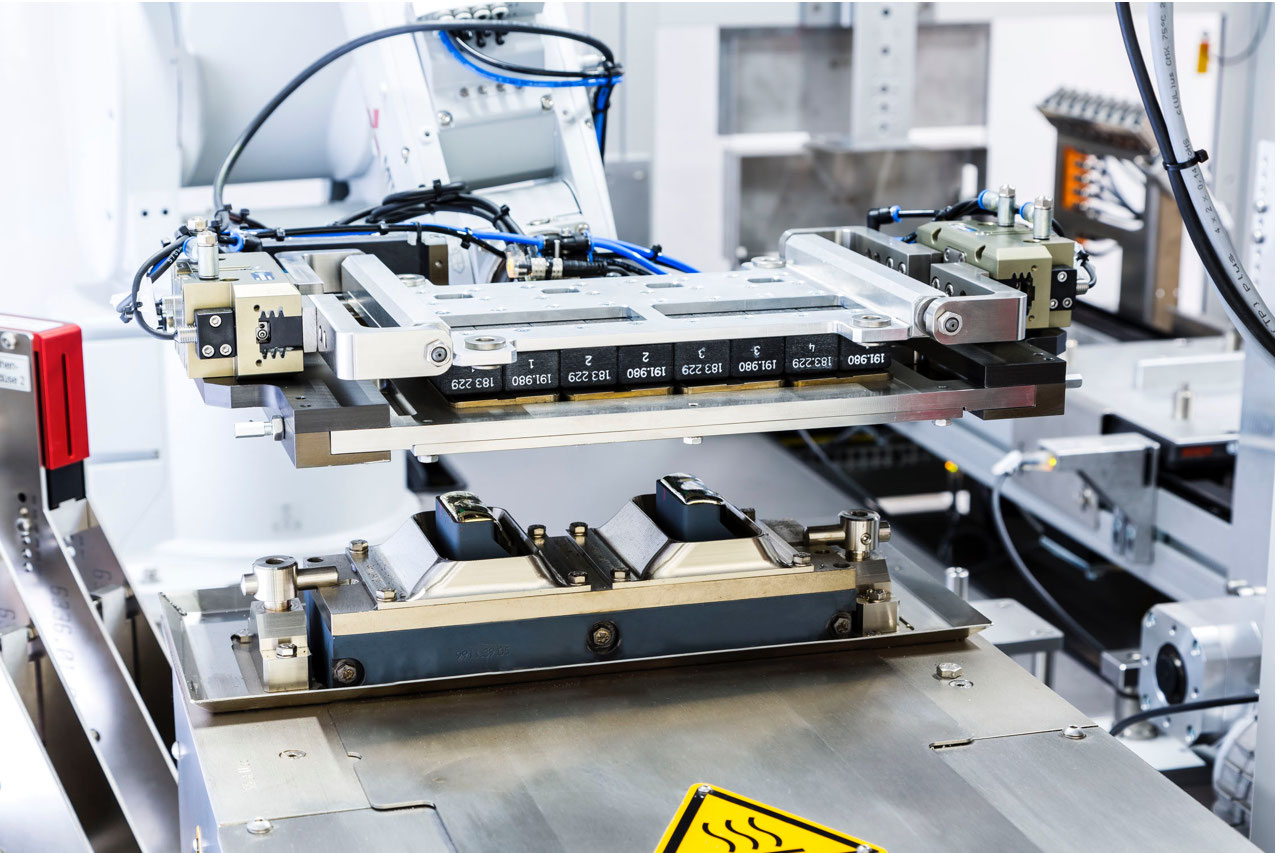 Satellite carrier over mini solder wave with double nozzle