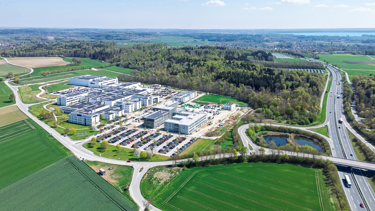 DELO Achieves Record Revenue of €264 Million DELO Achieves Record Revenue of €264 Million