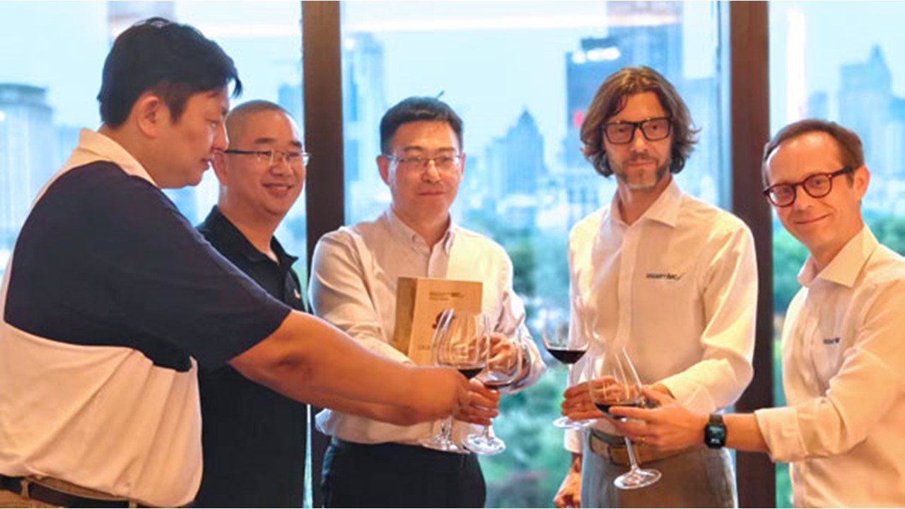 Essemtec Honors Intellengine with 2025 Asia Pacific Growth Champion Award Essemtec Honors Intellengine with 2025 Asia Pacific Growth Champion Award