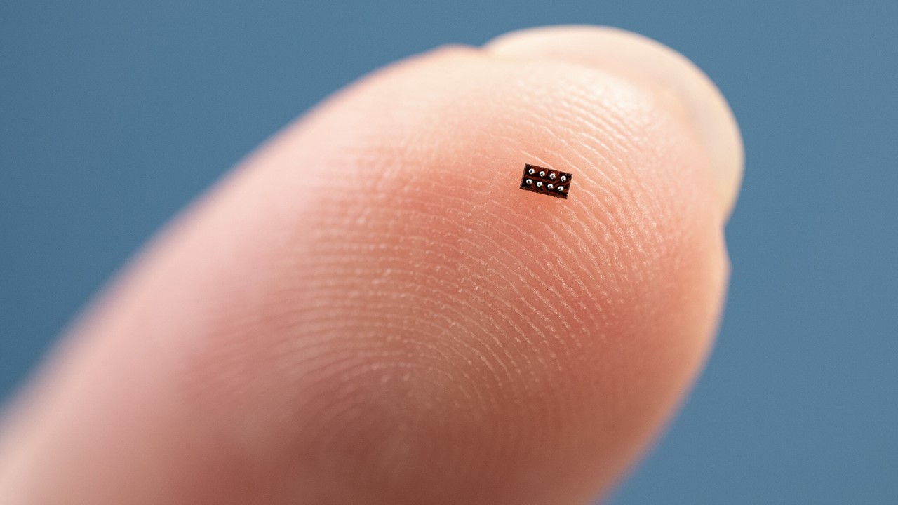 Absolute EMS Helps Customers Meet SWaP-C Demands with Advanced Miniaturization Capabilities Absolute EMS Helps Customers Meet SWaP-C Demands with Advanced Miniaturization Capabilities