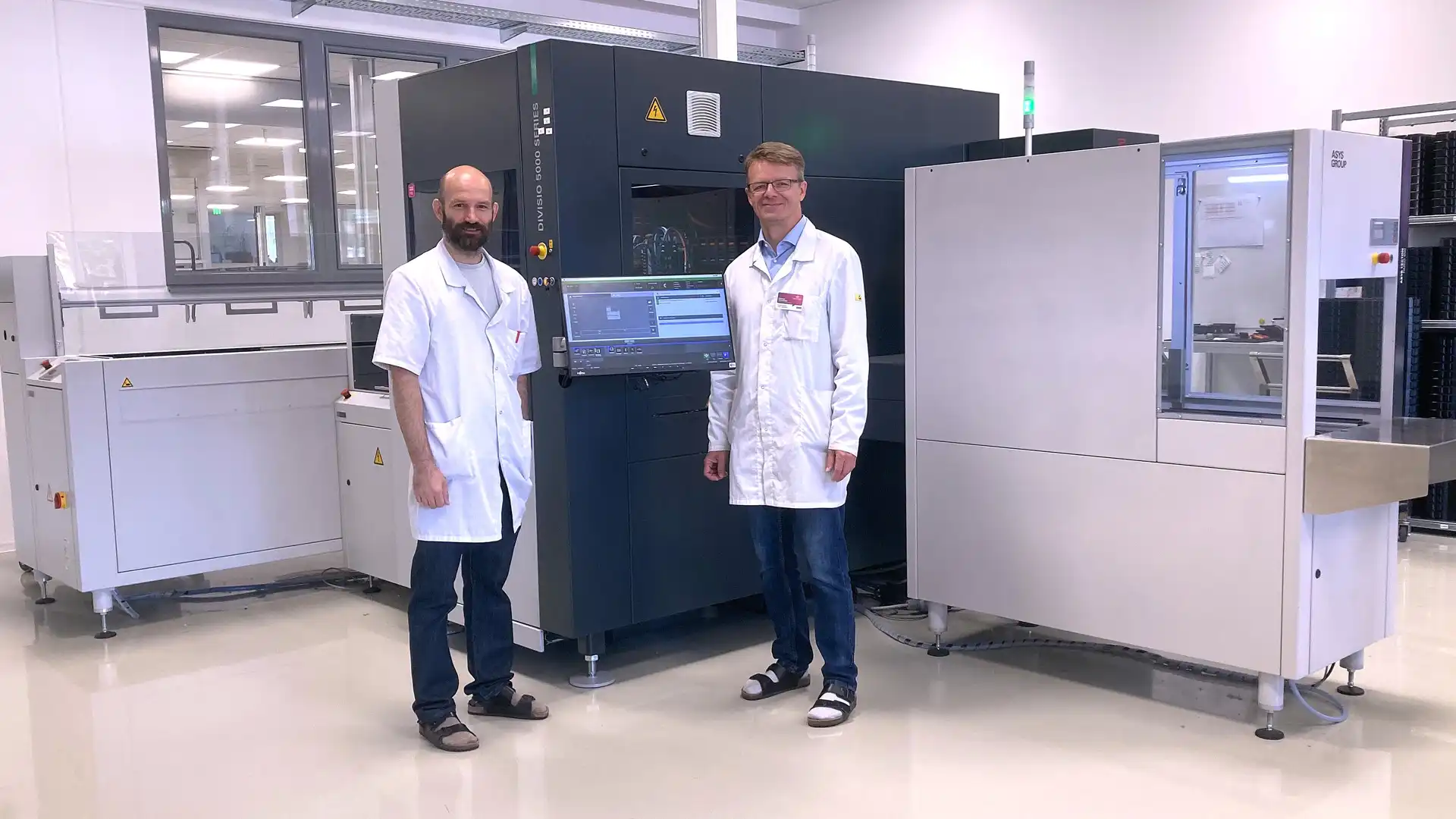 Sebastian Forsthuber (Specialist in Depaneling, technosert) and Christian Schmidinger (Process Technology Manager, technosert)