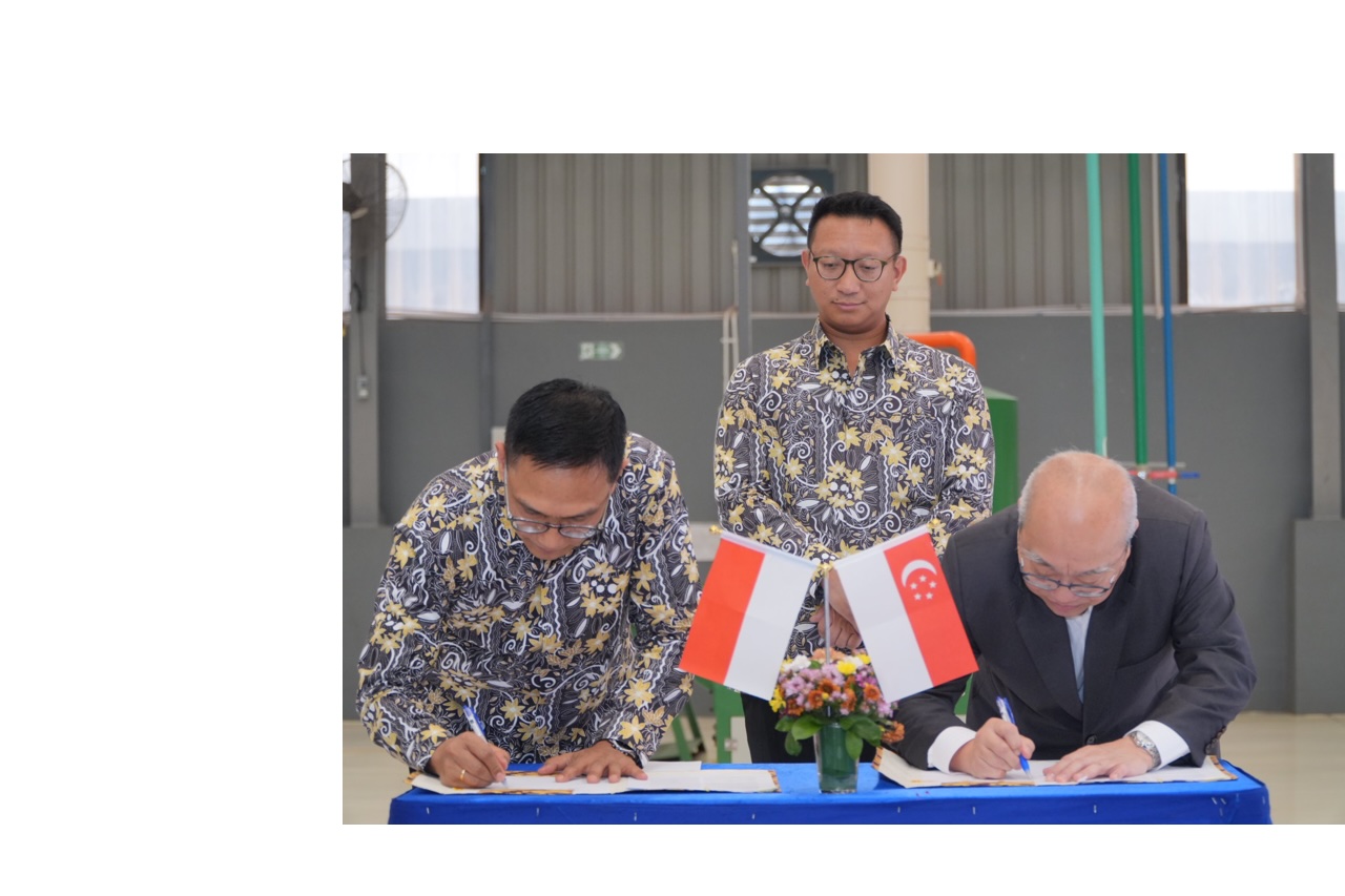 Asahi.jpeg STANIA and Asahi Solder MoU signing ceremony at STANIA factory in Batam, Indonesia