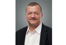 Indium Corporation’s Andreas Karch Receives IEC 1906 Award for Global Standardization Contributions Andreas Karch, Regional Technical Manager at Indium Corporation, receiving the IEC 1906 Award at a ceremony in Offenbach, Germany