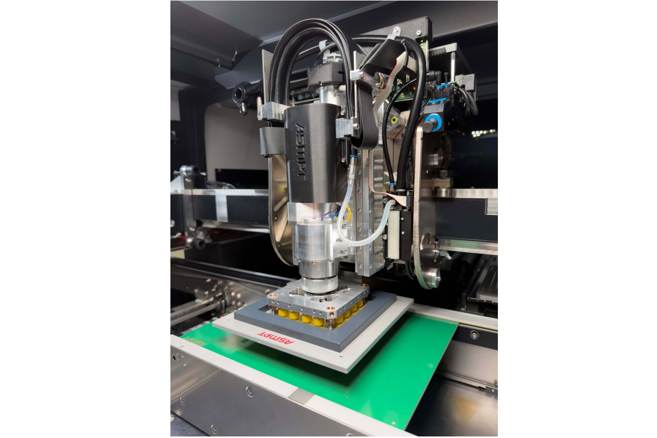 asmpt.jpeg ASMPT SOLO placement head designed for large and heavy processor BGAs used in AI server applications